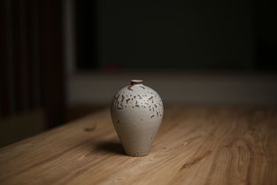 原創(chuàng)手工粗陶花插 器世界的詩(shī)性，家居插花的文藝哲思